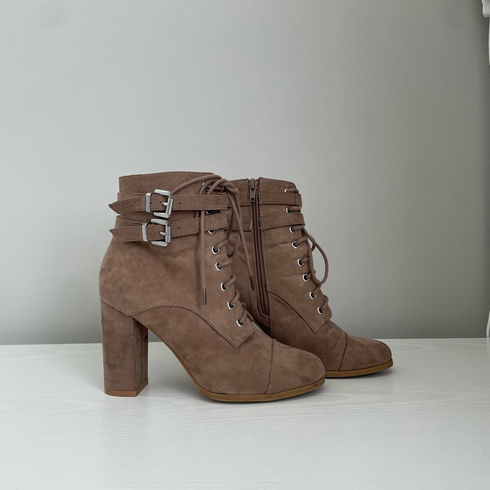 Madden Girl-Klaim Taupe Suade Booties